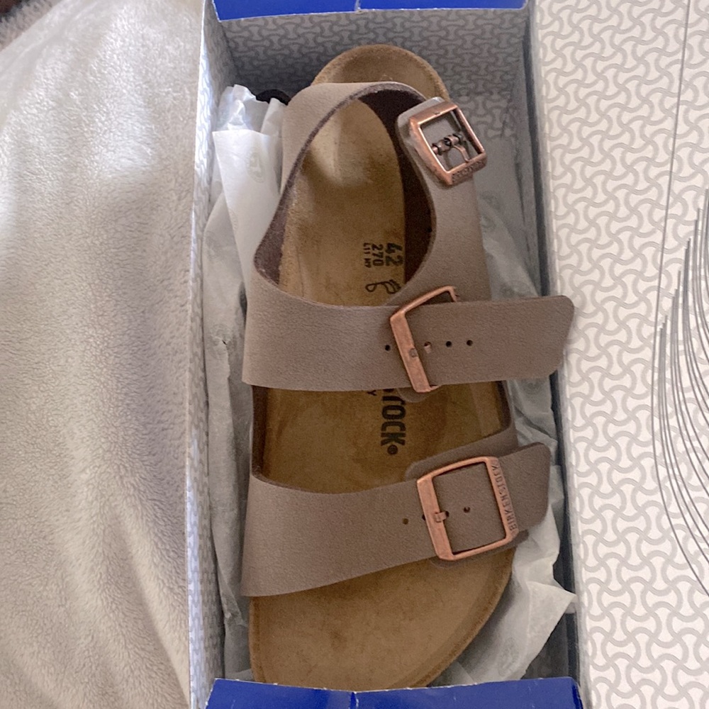 New Mens Size 9 Birkenstock Sandals (Milano mocca)